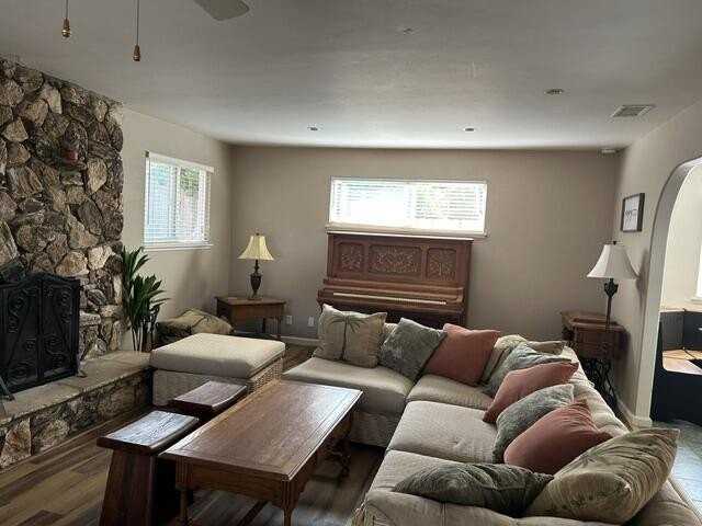 2423 Borton Dr - Photo 5 of 16