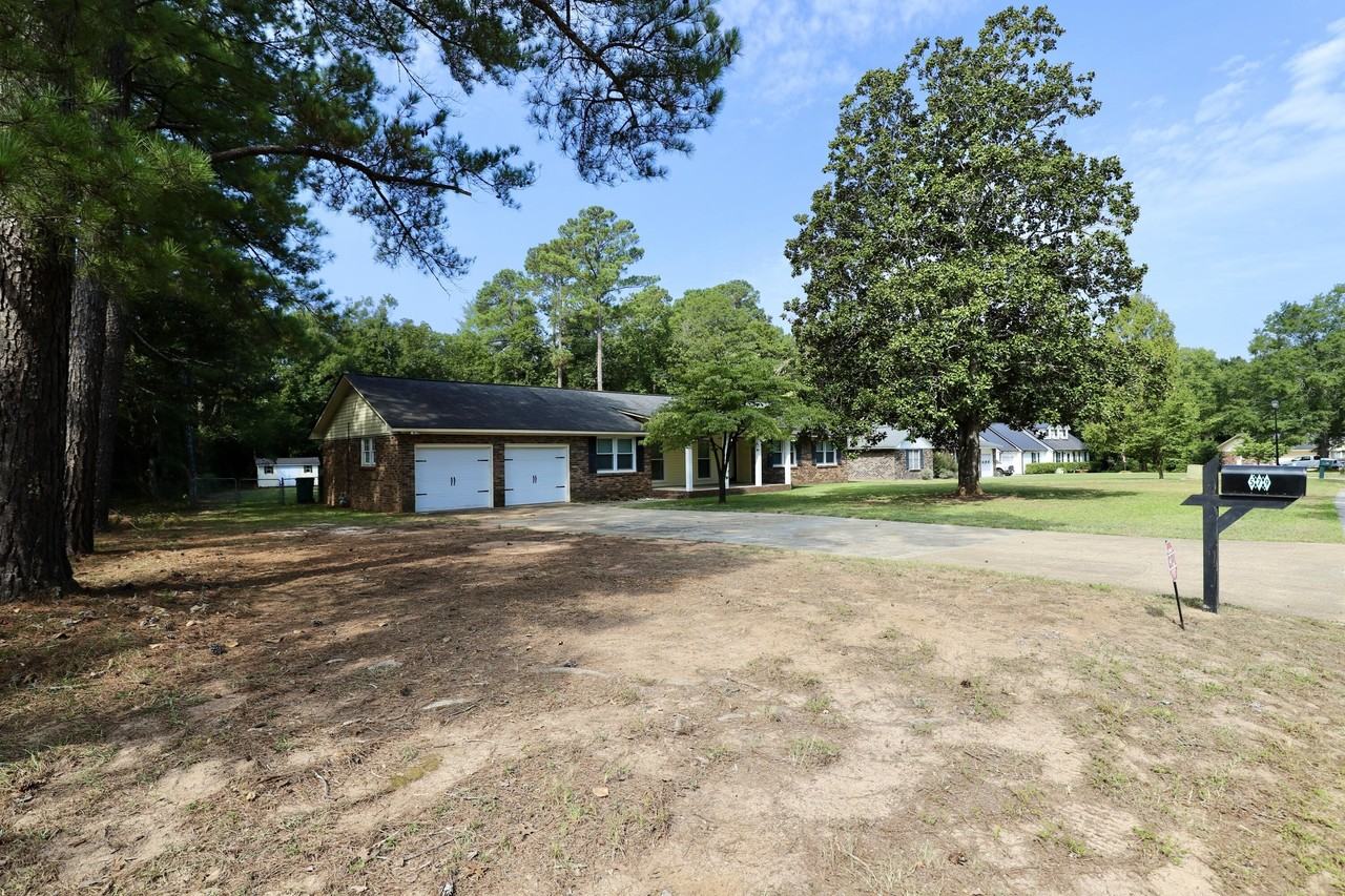 579 Sierra St - Photo 2 of 50