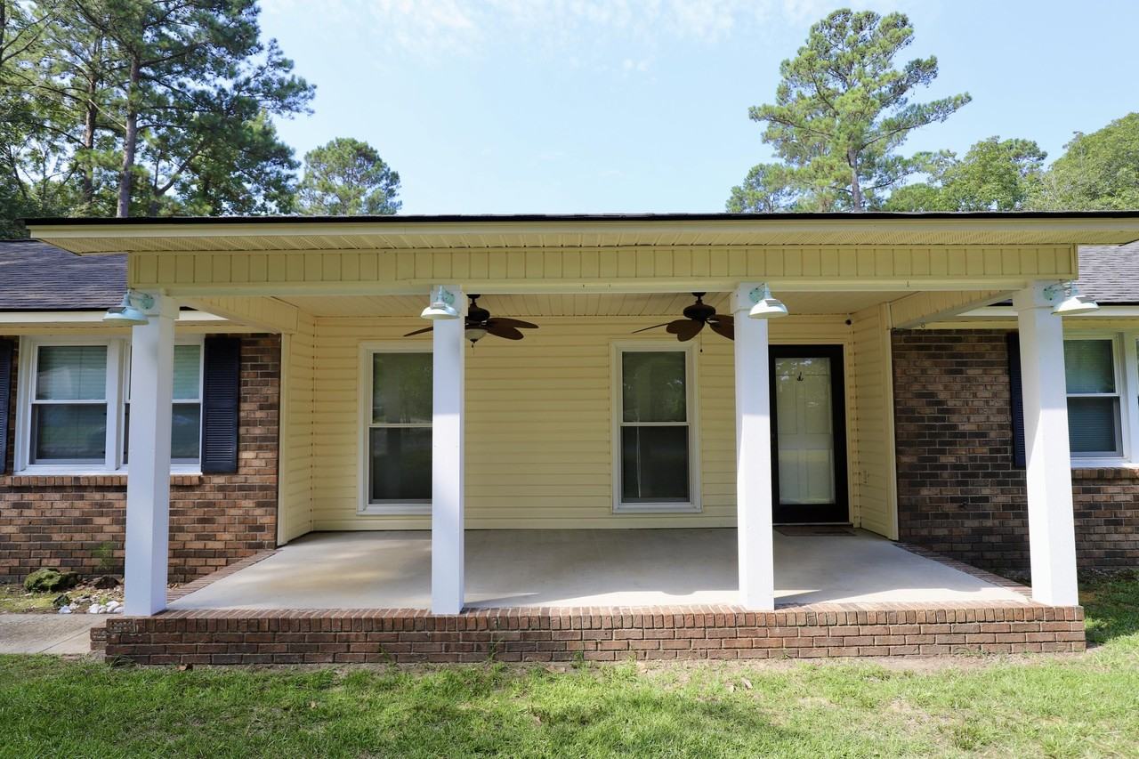 579 Sierra St - Photo 5 of 50