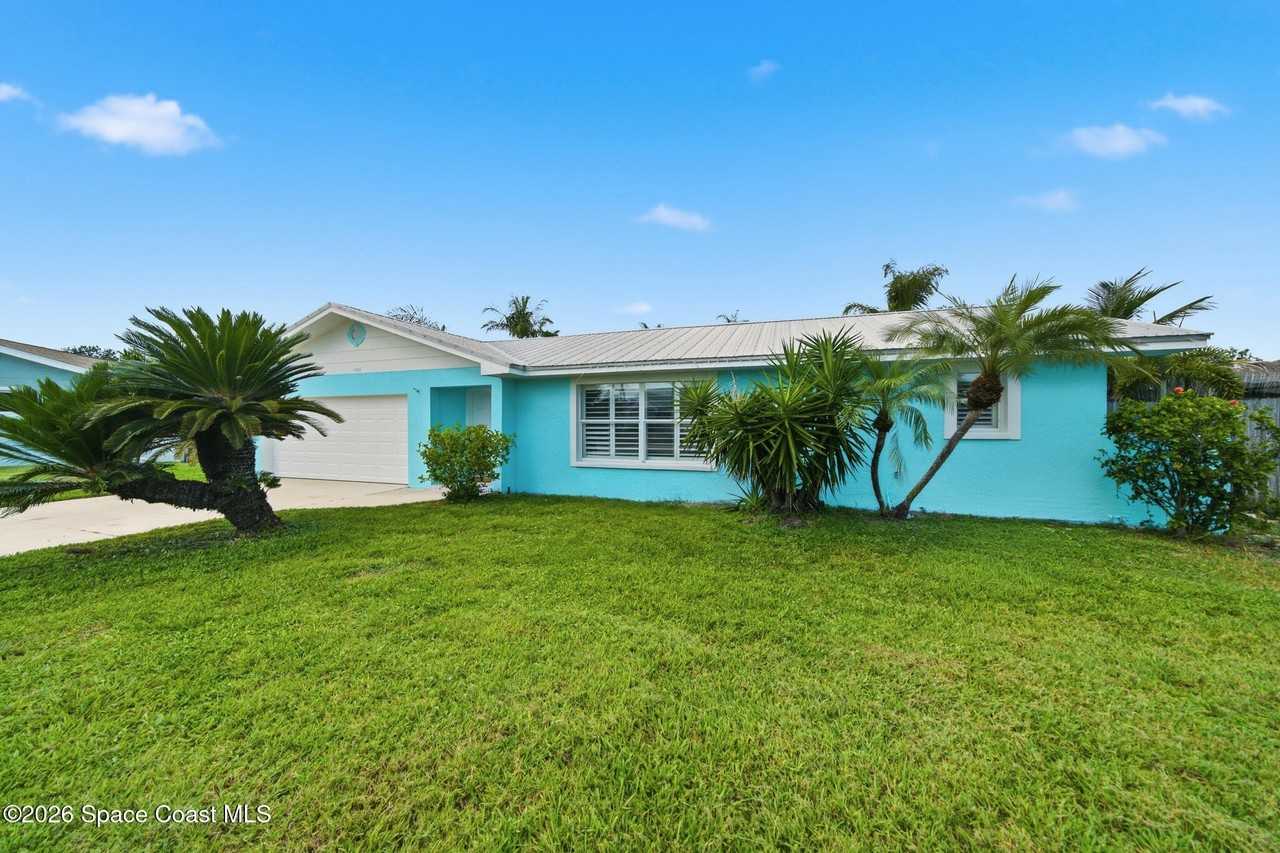 1172 Bay Dr E - Photo 4 of 48