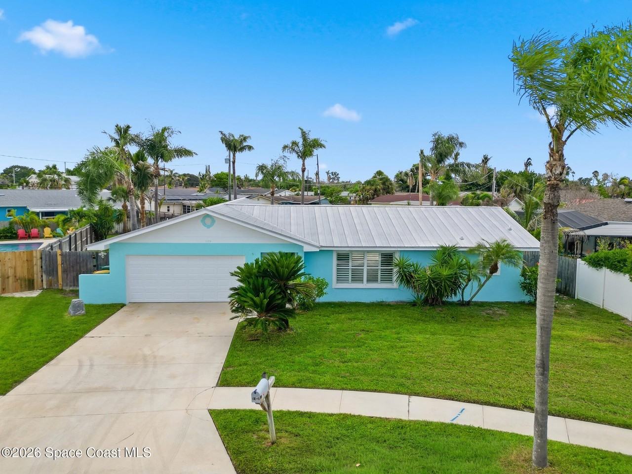 1172 Bay Dr E - Photo 6 of 48