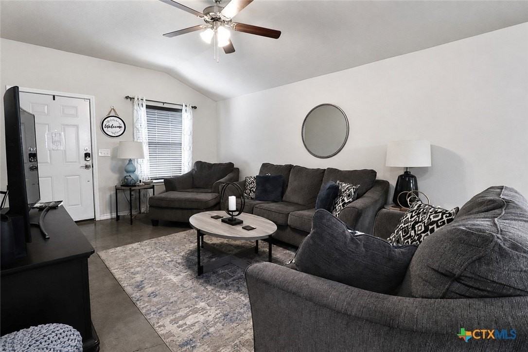 300 Lowes Blvd #A - Photo 5 of 38