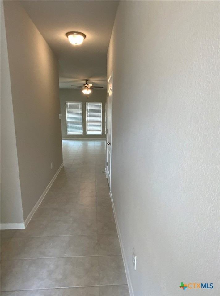 1607 Curlew Ln - Photo 2 of 13
