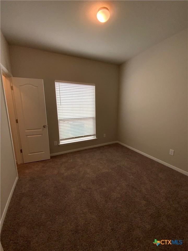 1607 Curlew Ln - Photo 5 of 13
