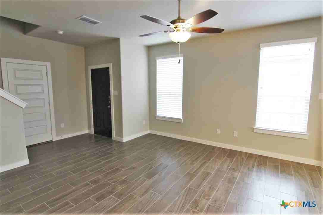 310 Creekside Curv - Photo 4 of 13
