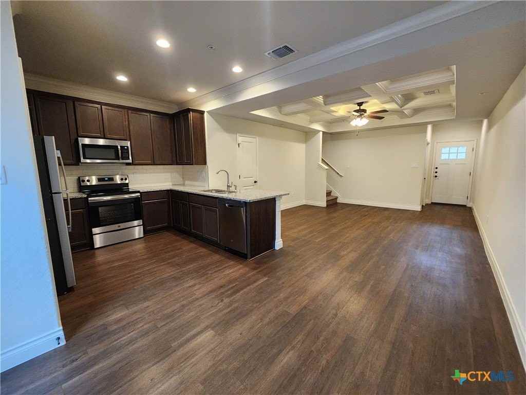 338 Untermaier St - Photo 6 of 19
