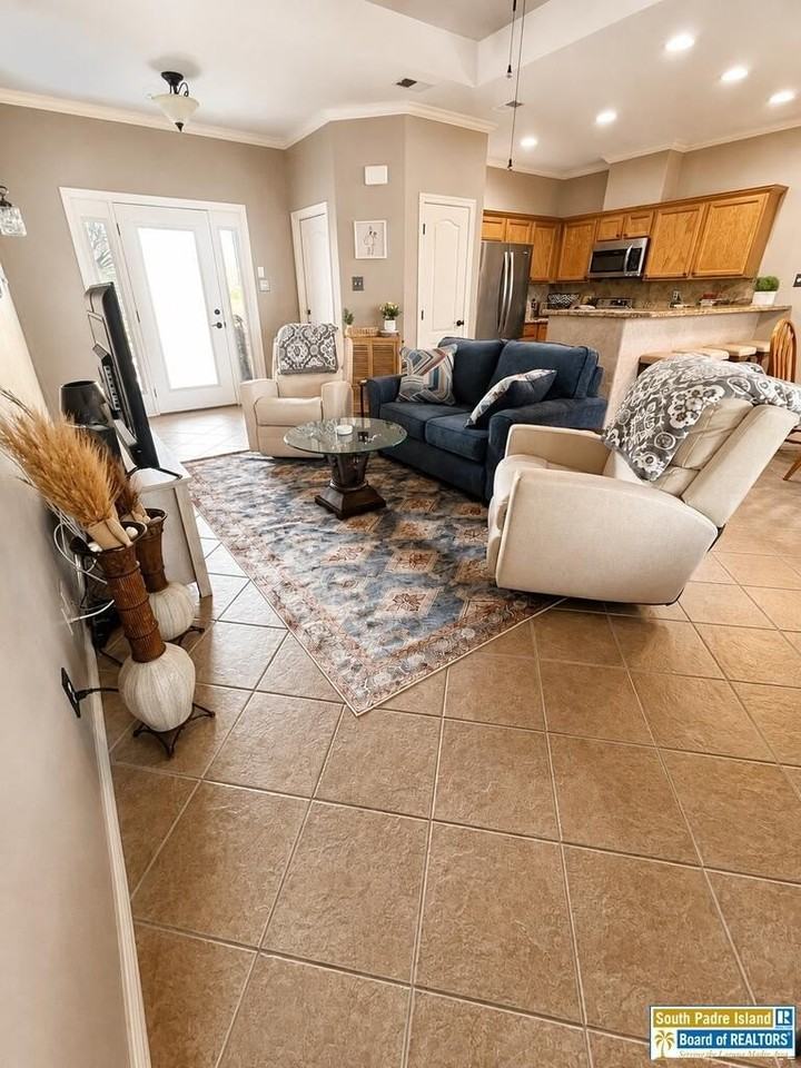 67 Torrey Pines Rd - Photo 4 of 17