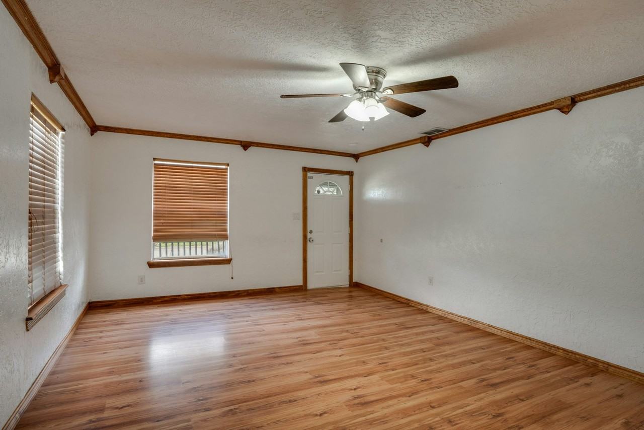 2904 Pennsylvania Road - Photo 2 of 20