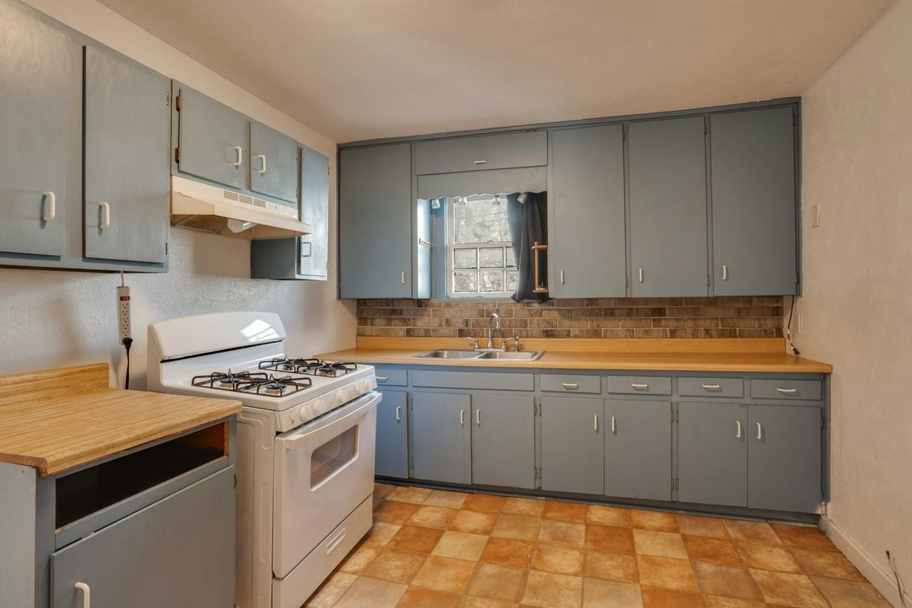 2904 Pennsylvania Road - Photo 6 of 20