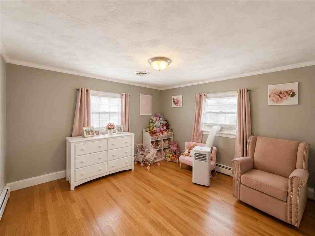 31 Foster St - Photo 4 of 22