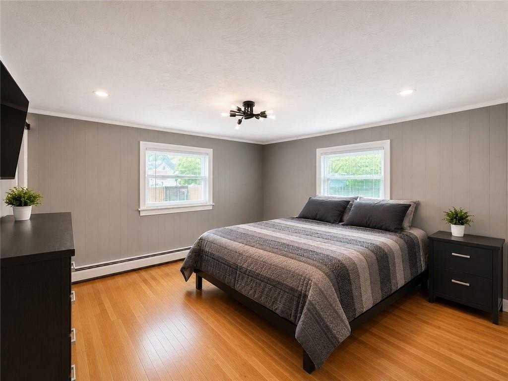 31 Foster St - Photo 6 of 22