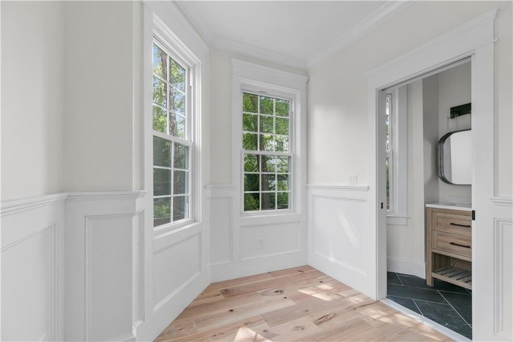 43 Rhode Island Ave - Photo 7 of 29