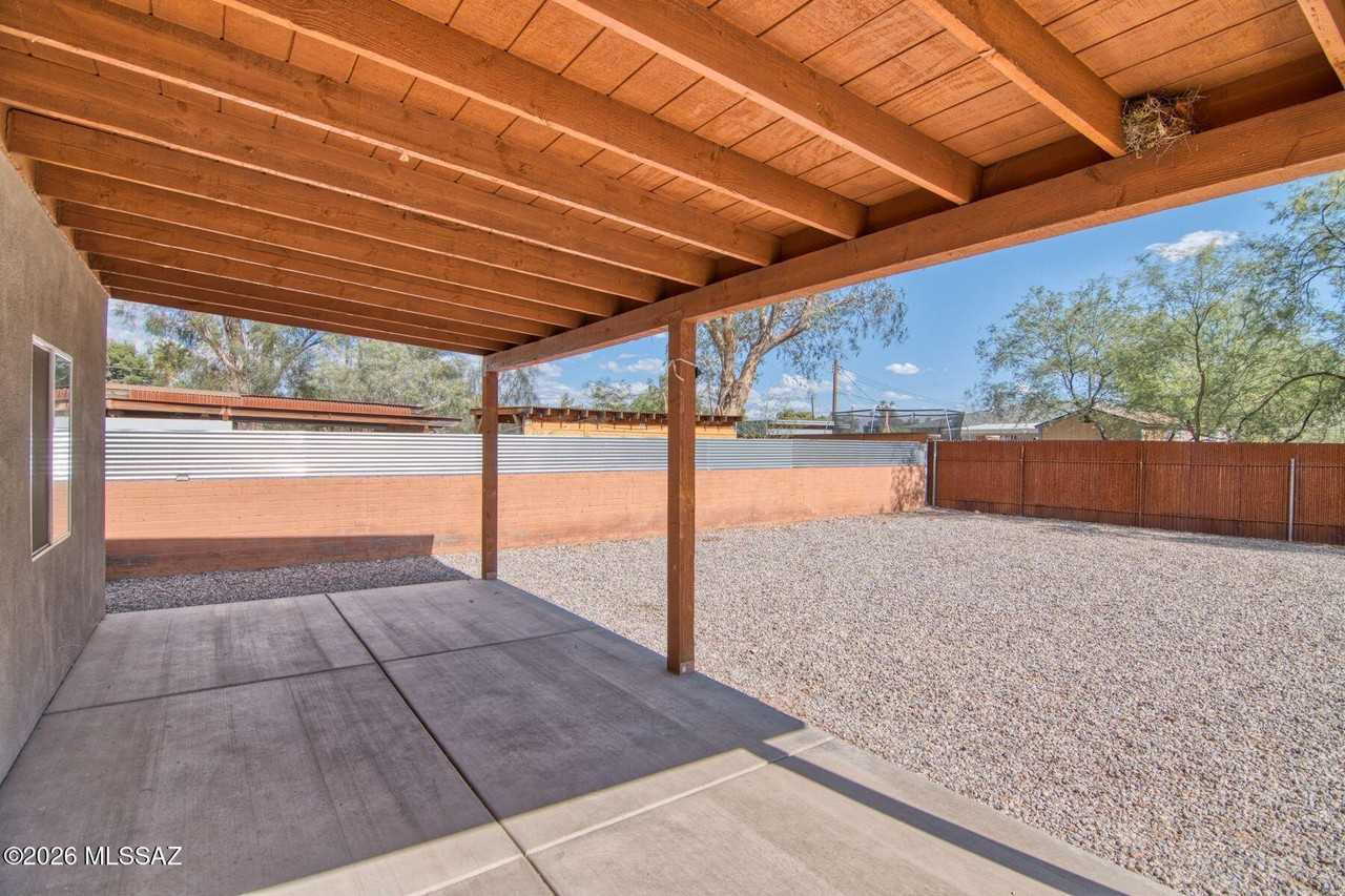 3304 E Elida St - Photo 7 of 50