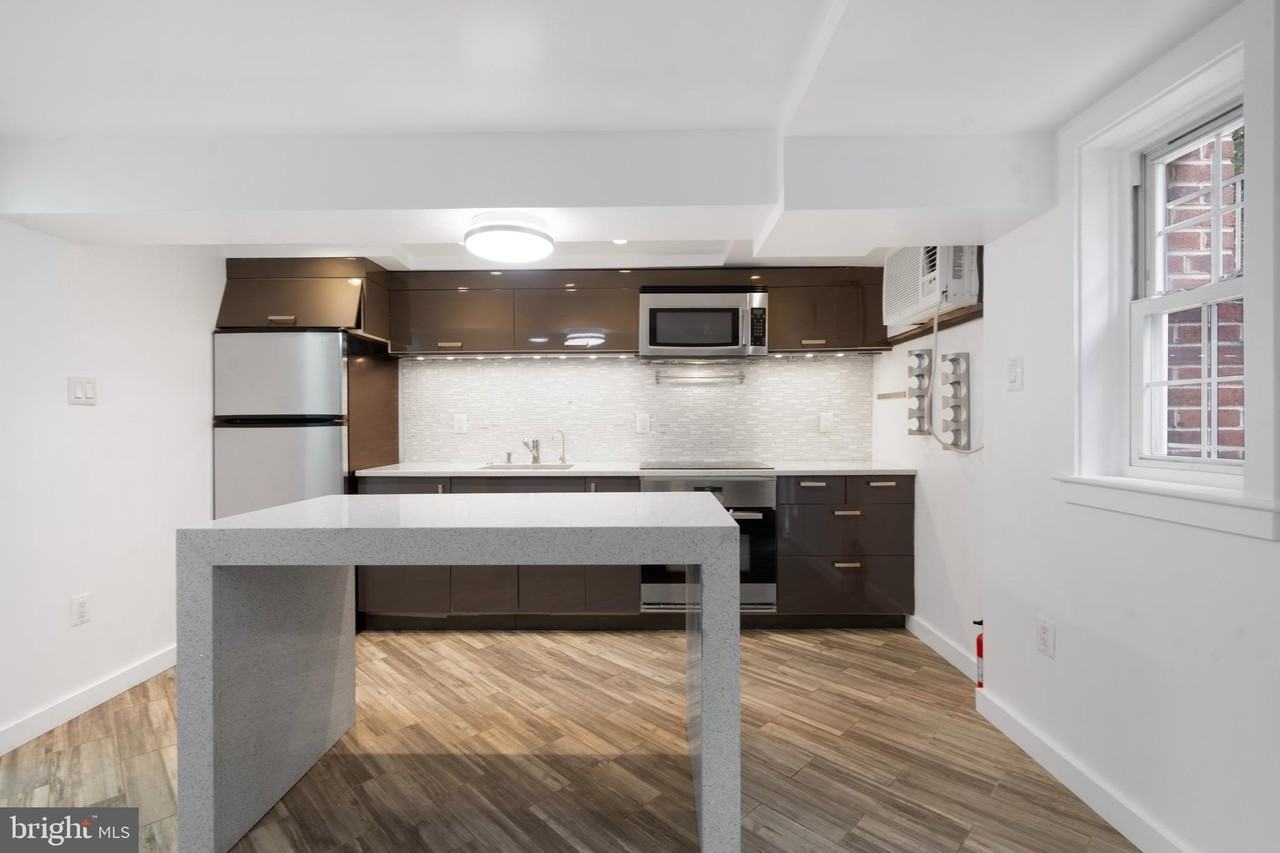 4481 Macarthur Blvd Nw #B2 - Photo 6 of 17