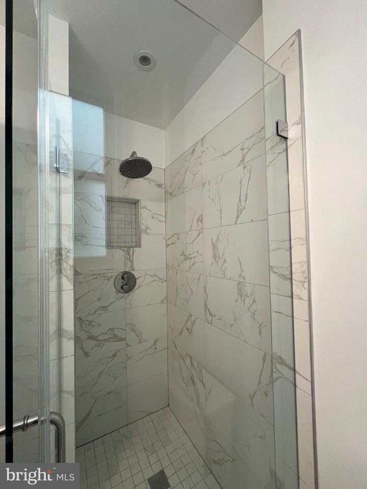 3003 P St Nw #301 - Photo 4 of 8