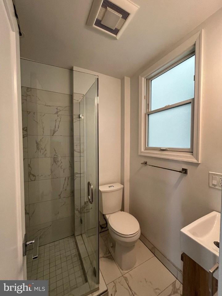 3003 P St Nw #301 - Photo 6 of 8