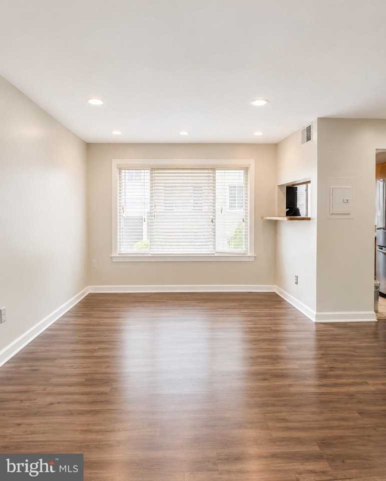 705 Brandywine St Se #101 - Photo 3 of 10