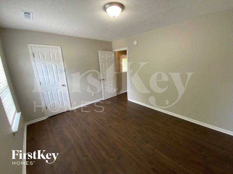 1822 Duke Adam St - Photo 6 of 10