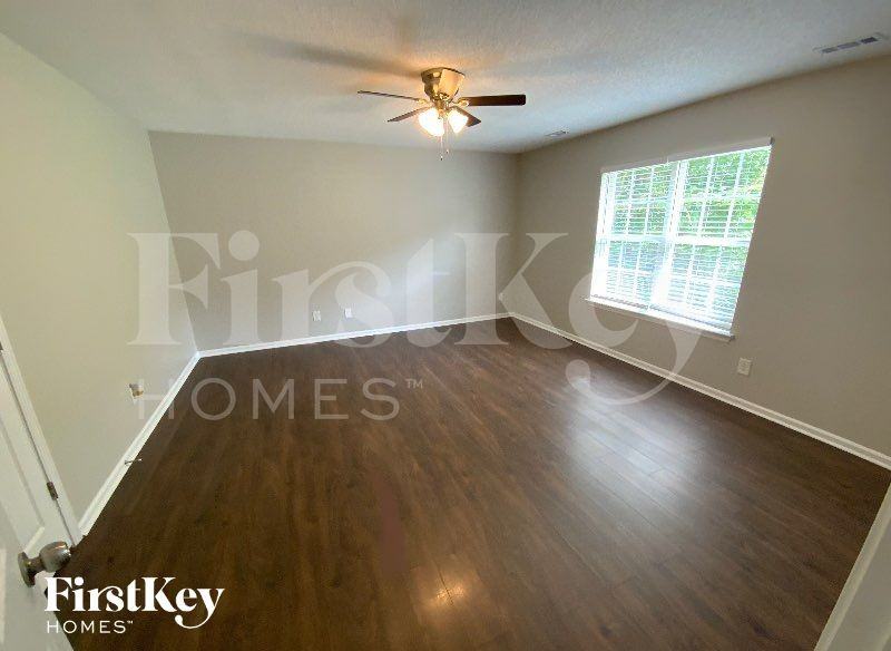 1822 Duke Adam St - Photo 7 of 10