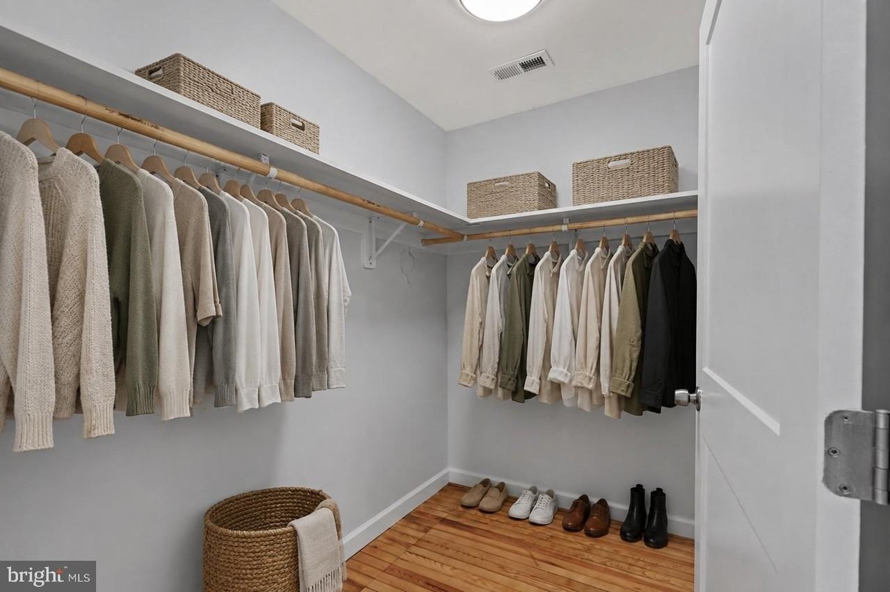1345 Ellicott Ave - Photo 4 of 48