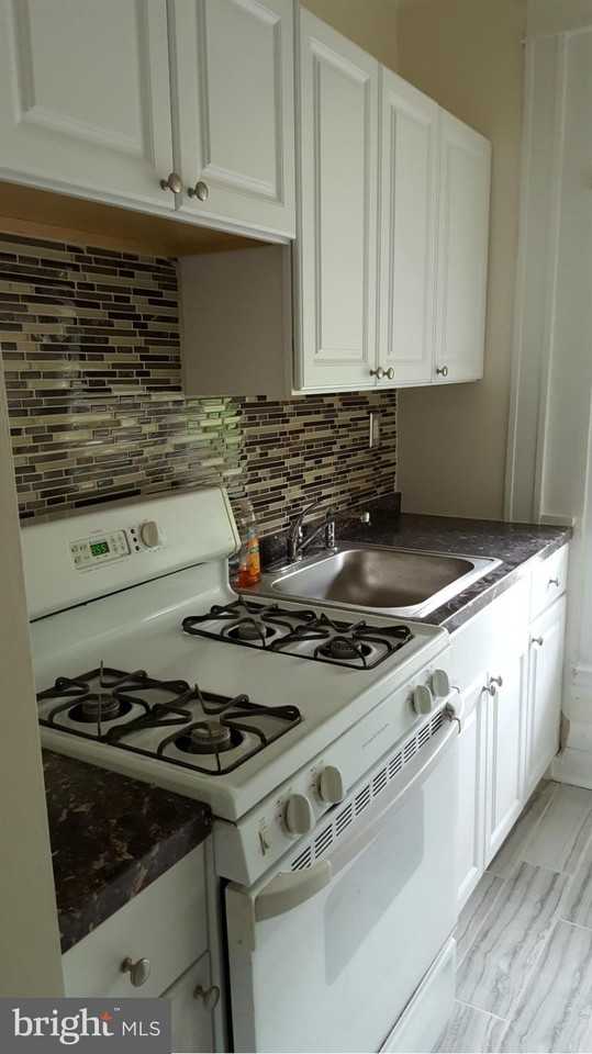 303 E 33rd St #1stFL - Photo 4 of 16