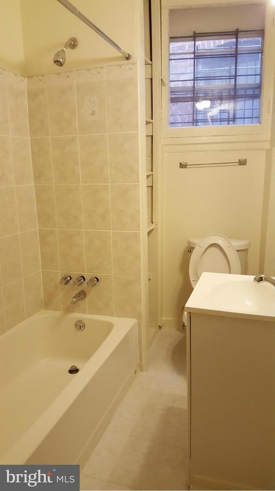 303 E 33rd St #1stFL - Photo 7 of 16