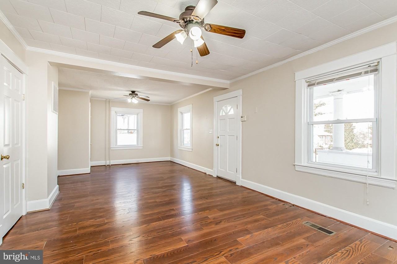 67 Burke Ave - Photo 4 of 39
