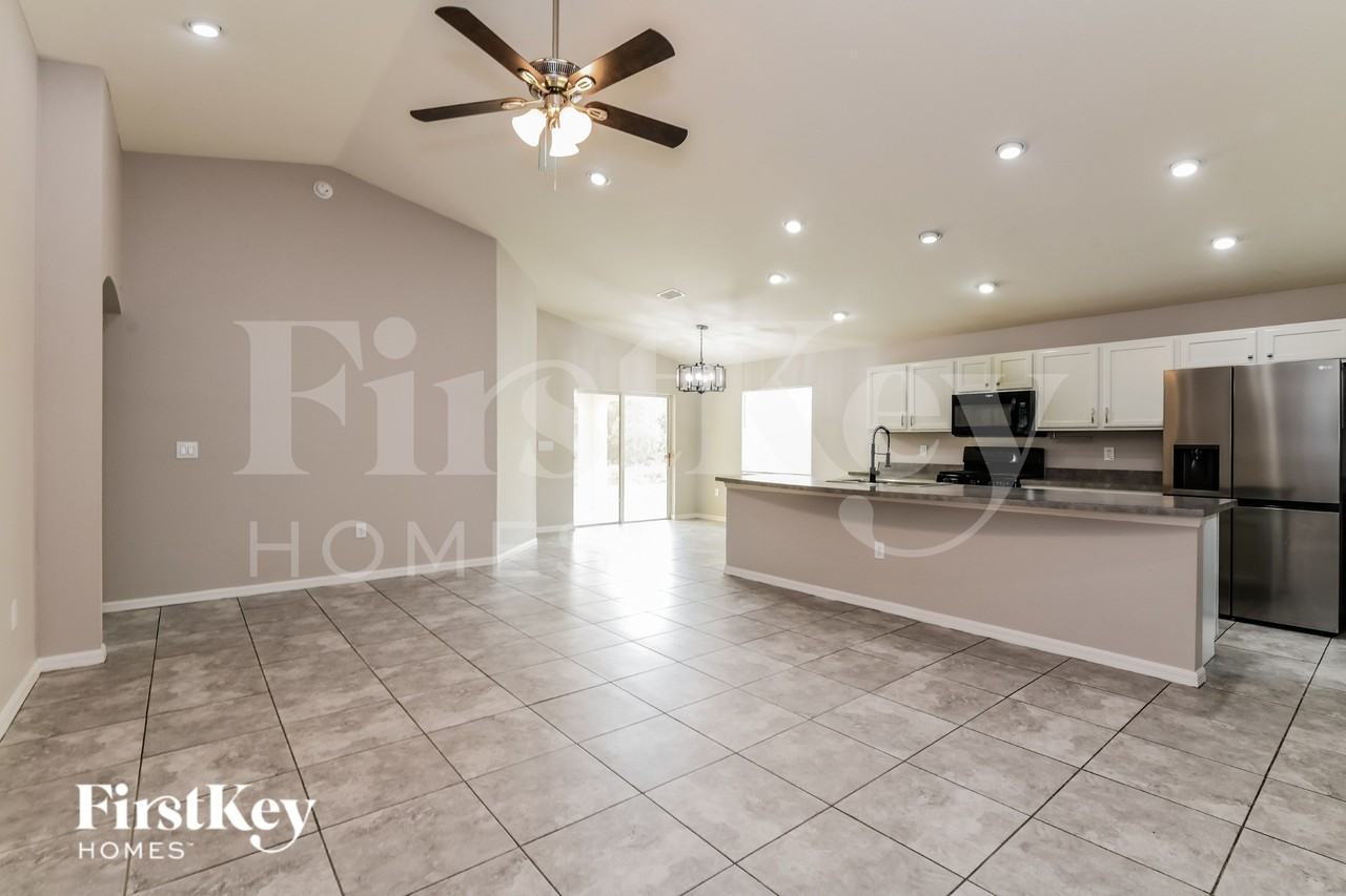 1947 Bretton Ridge Dr - Photo 3 of 17