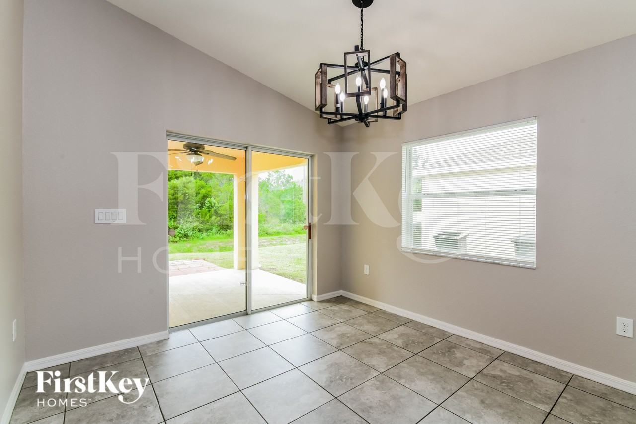 1947 Bretton Ridge Dr - Photo 5 of 17