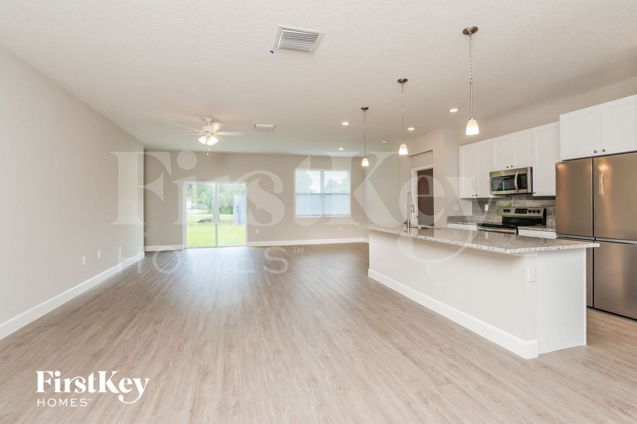 756 Lavender St Se - Photo 3 of 16