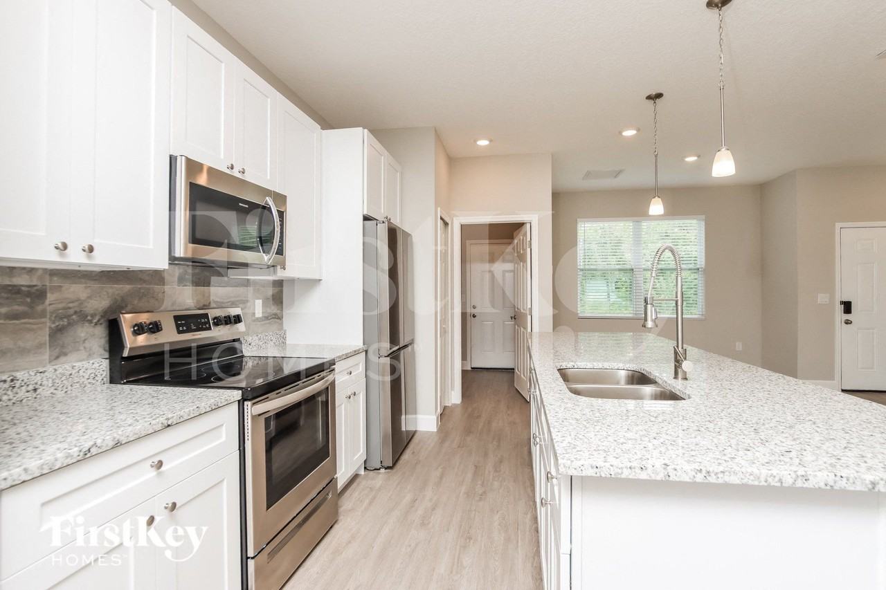 756 Lavender St Se - Photo 5 of 16