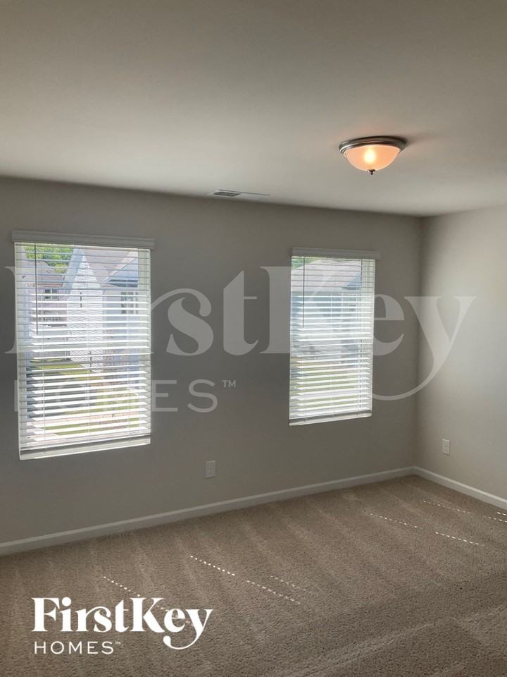 7623 Wallace Farm Ln - Photo 5 of 9