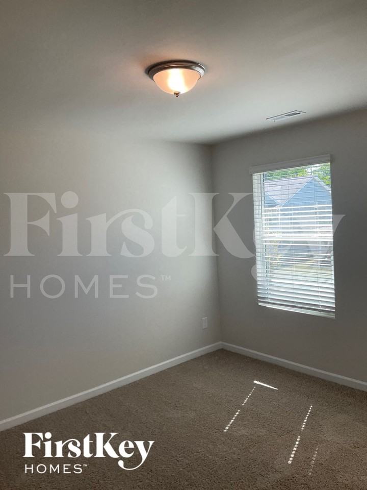 7623 Wallace Farm Ln - Photo 7 of 9