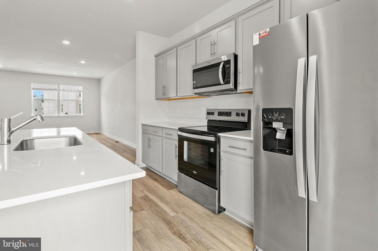 542 Swift Heron Ave - Photo 4 of 41