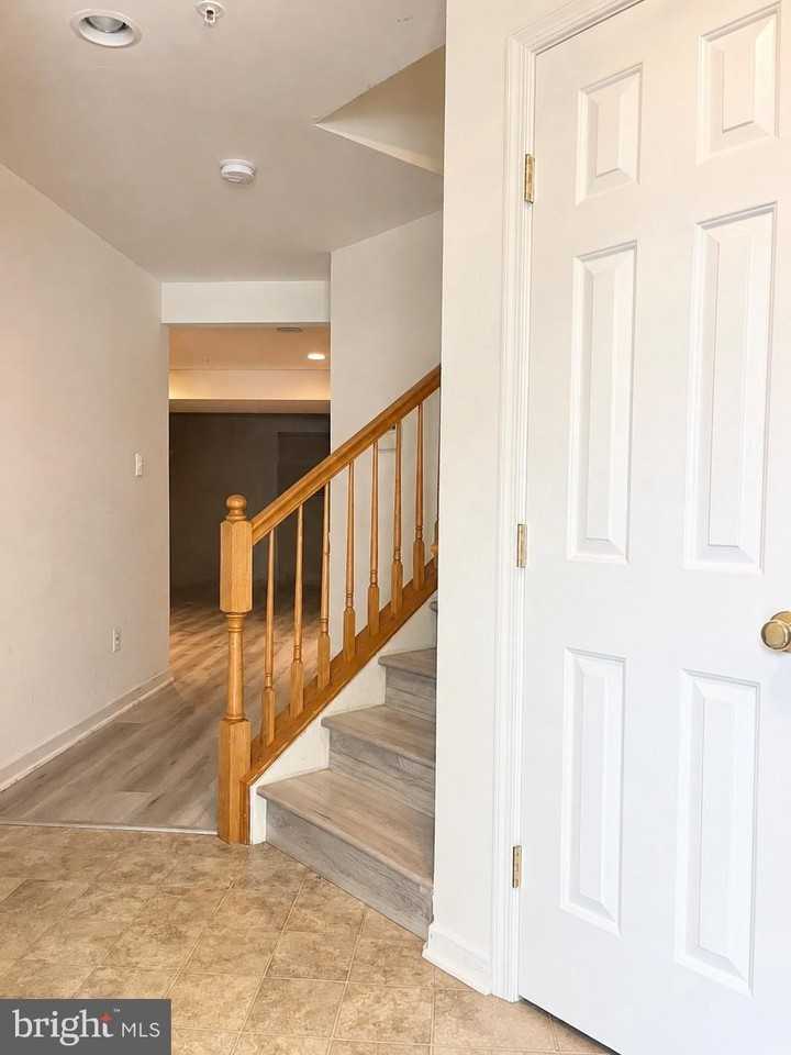 9426 Singleton Pl - Photo 4 of 38