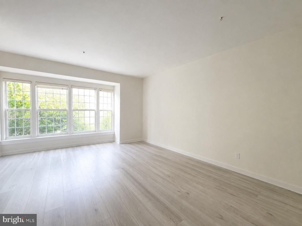 9426 Singleton Pl - Photo 6 of 38