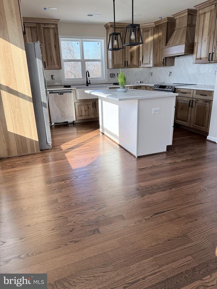 6916 Linganore Rd - Photo 2 of 11