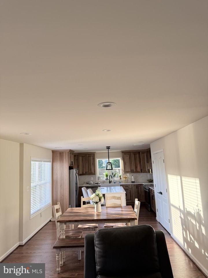 6916 Linganore Rd - Photo 5 of 11