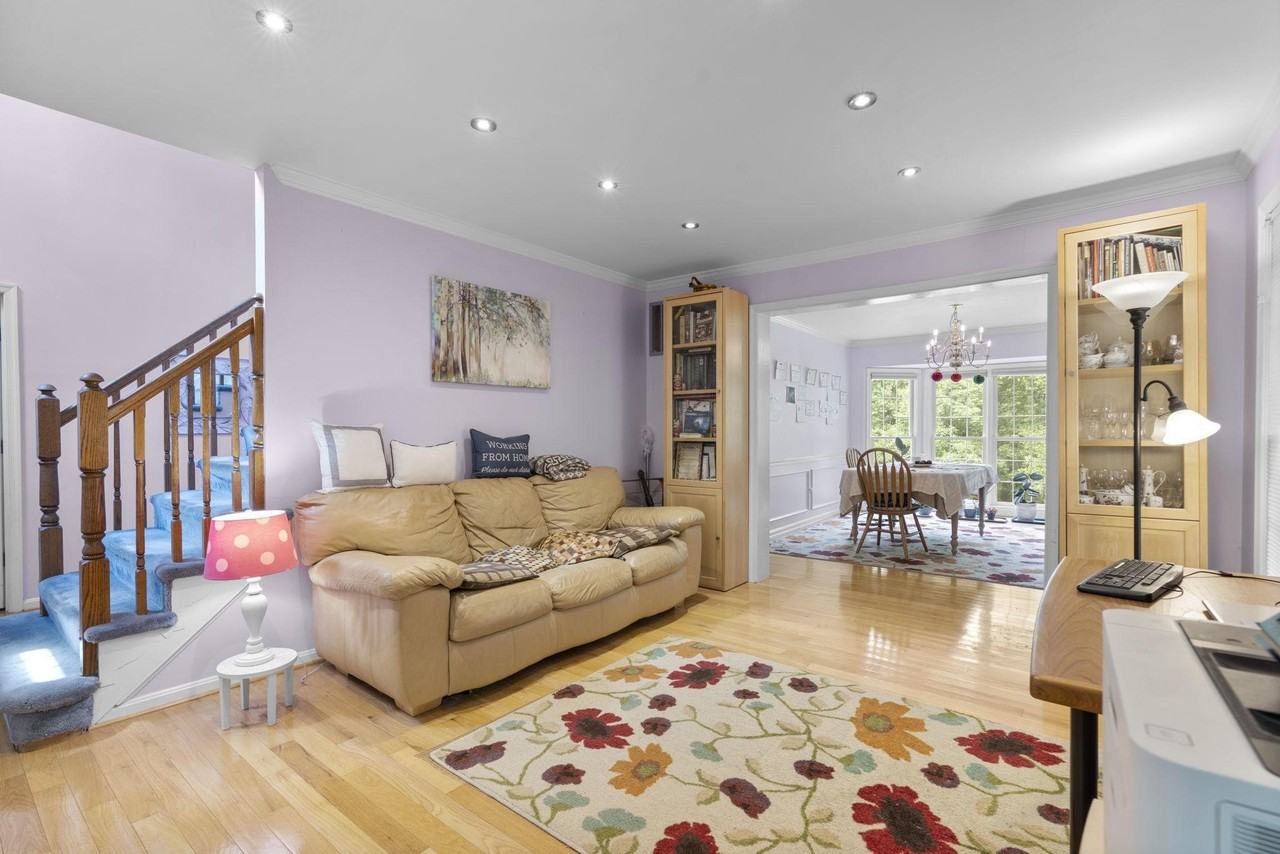 10246 Breconshire Rd - Photo 6 of 48