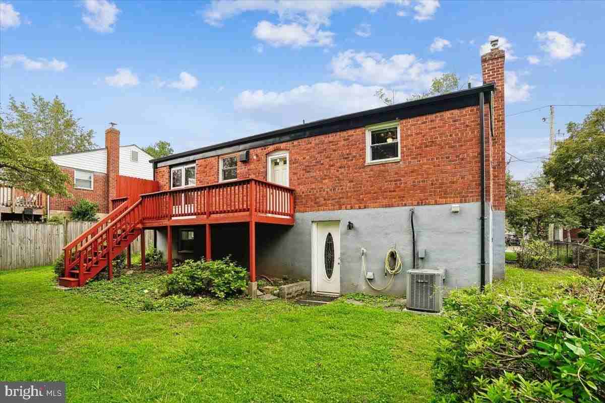 11705 Ashley Dr - Photo 4 of 22