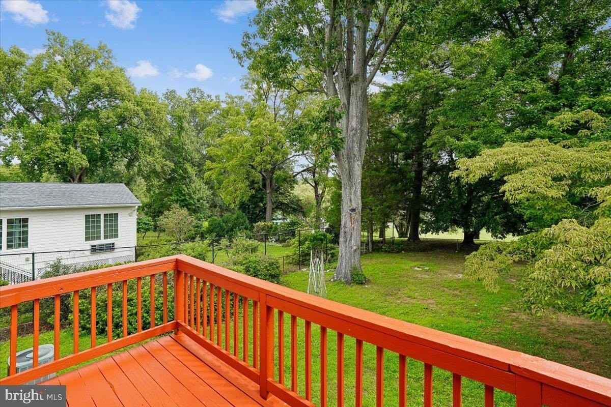 11705 Ashley Dr - Photo 5 of 22