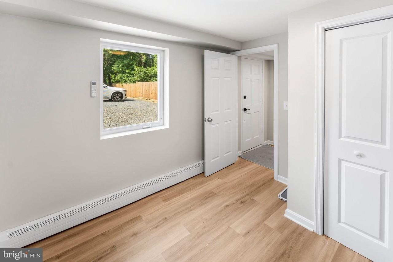 761 Silver Spring Ave - Photo 2 of 14