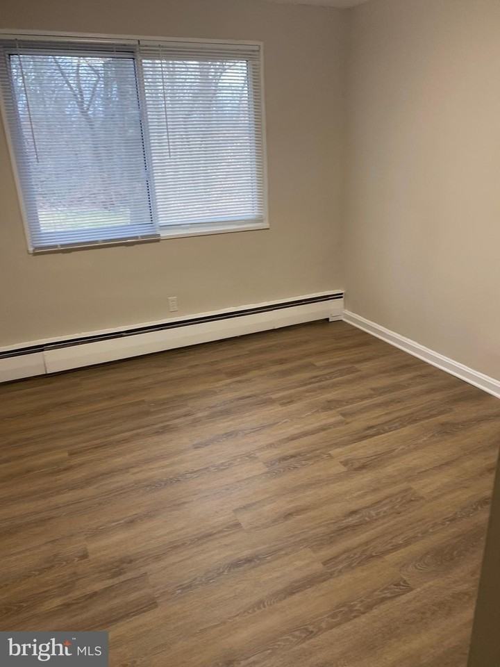 702 Chaney Dr #202 - Photo 4 of 11
