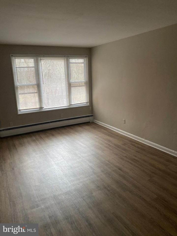 702 Chaney Dr #202 - Photo 6 of 11