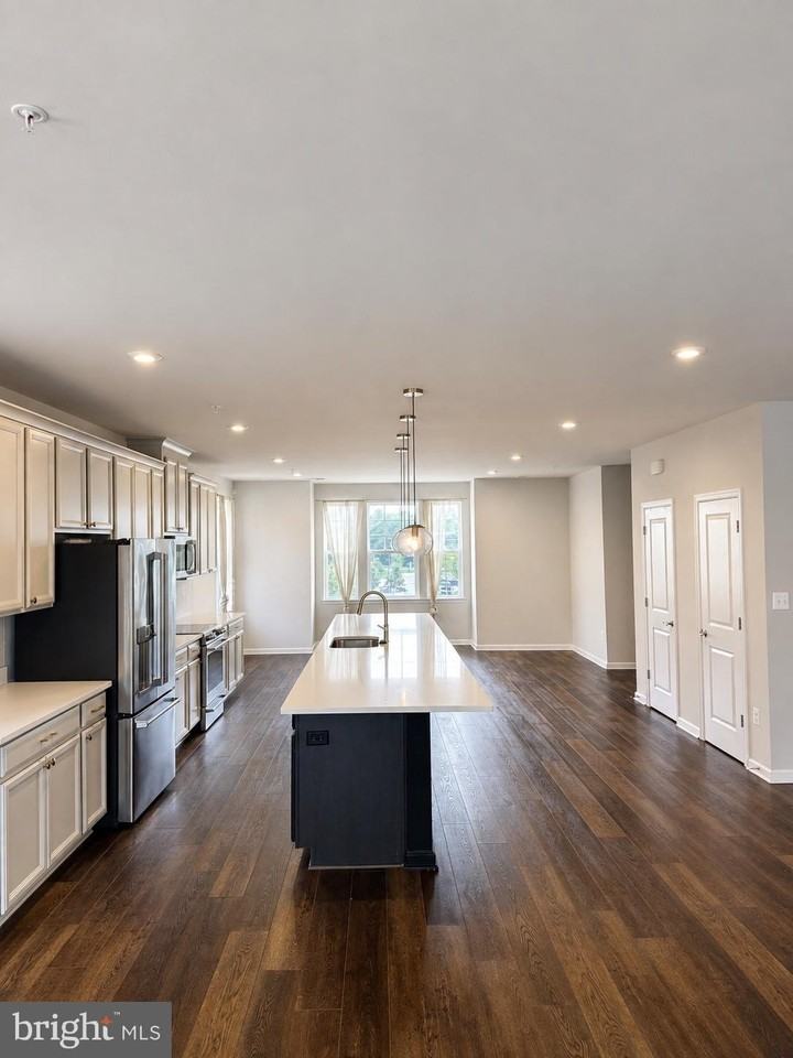 10552 Neil Armstrong Way - Photo 2 of 15