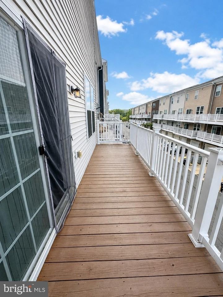 10552 Neil Armstrong Way - Photo 5 of 15