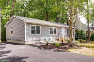 featured image of 77 Newport Dr