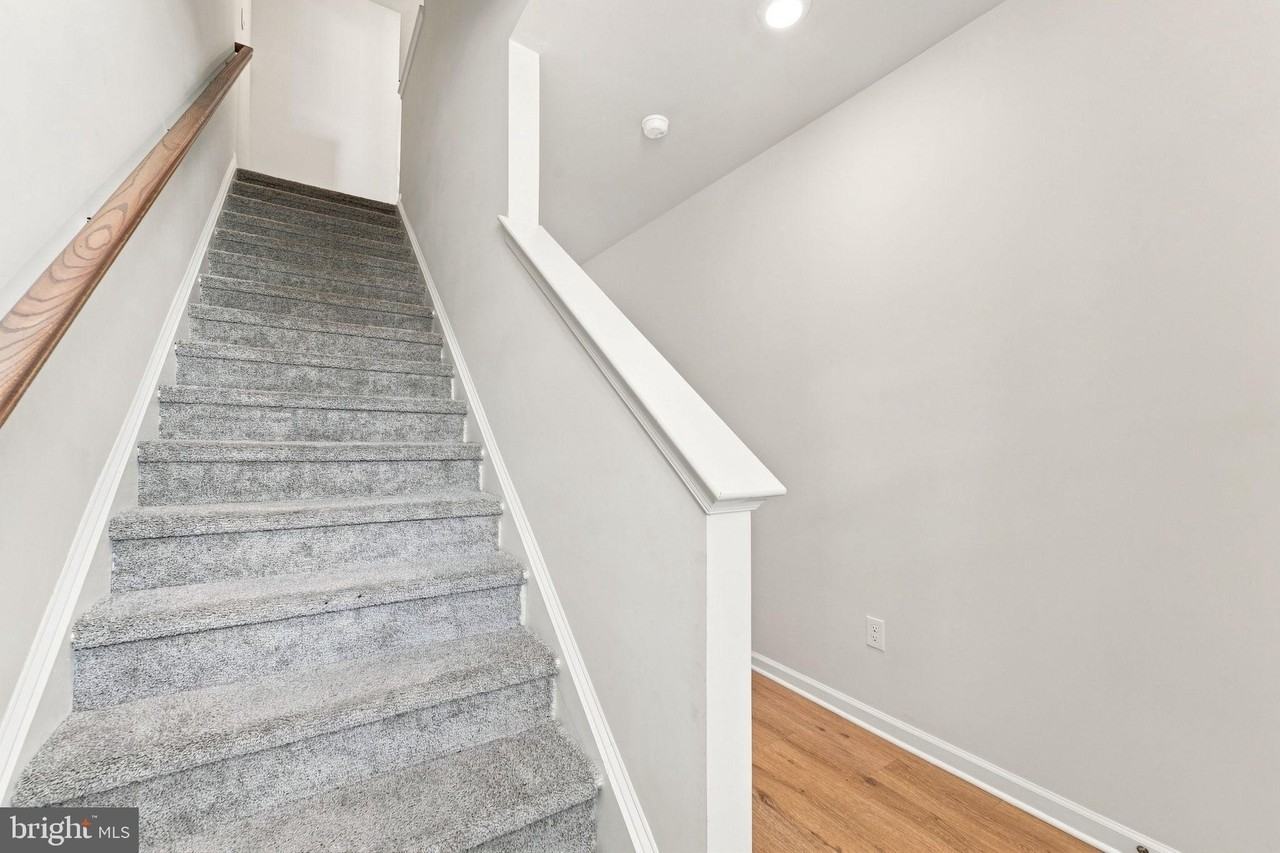 126 Corolla Dr - Photo 6 of 30