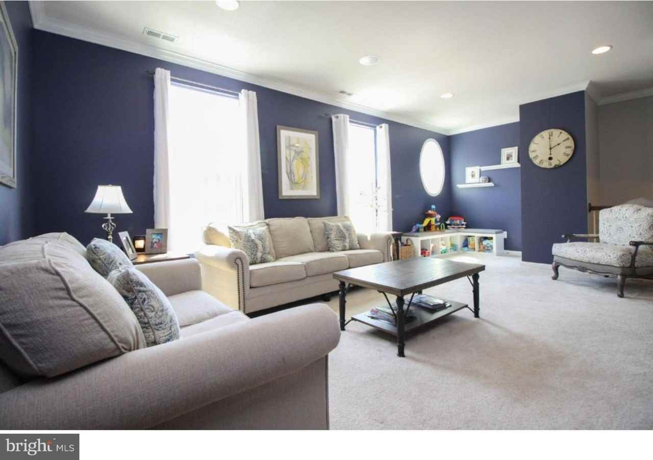 33 Wallace Rd - Photo 3 of 25