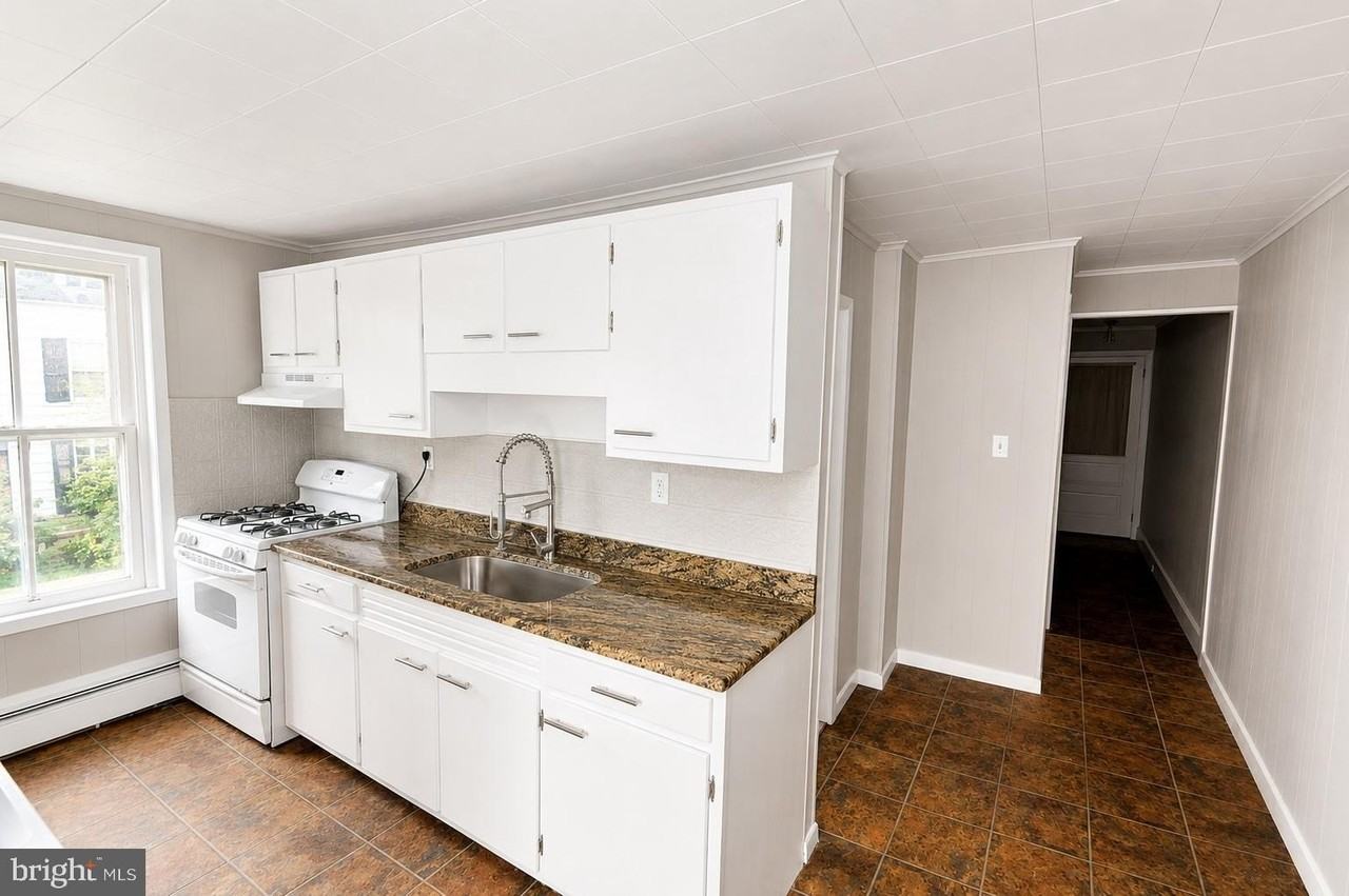 316 E Union St #2 - Photo 5 of 13